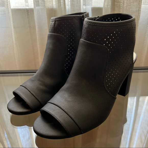 a.n.a Shoes - *3 for $10* faux leather peep toe block heels